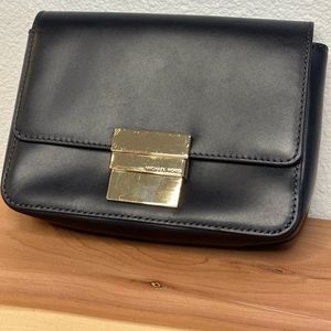 MICHAEL KORS Navy Blue , wrist/clutch bag. Excellent condition, looks like new